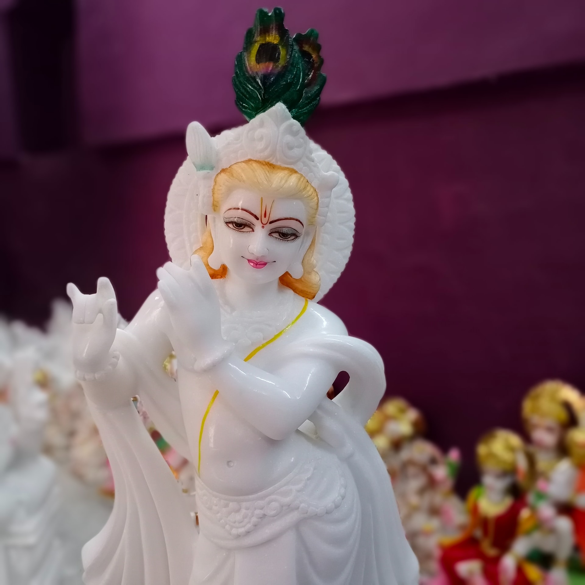 lord-krishna-white-statue