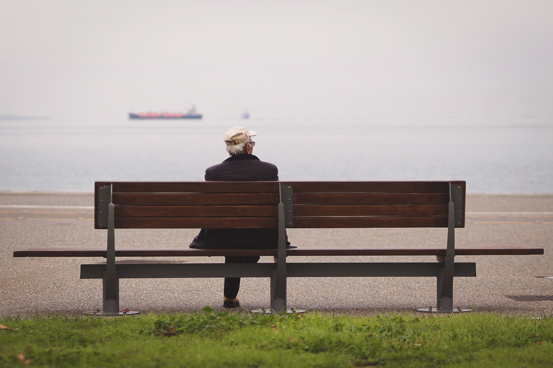 old_man_sitting_alone_2